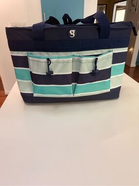 Geckobrands- Double compartment cooler tote! Pool/beach/lake vacation ready!!